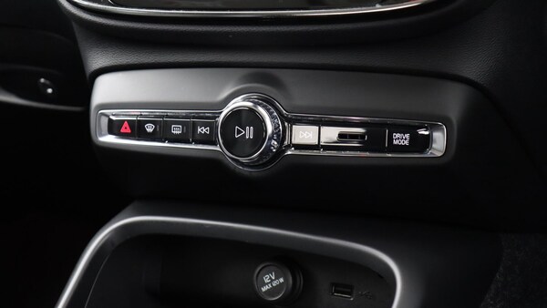 Used Volvo XC40 2019 for sale - 76158723: Photo 38