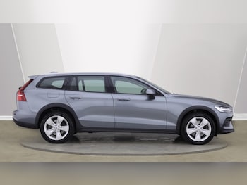 Used Volvo V60 2020 for sale - 75224453: Photo