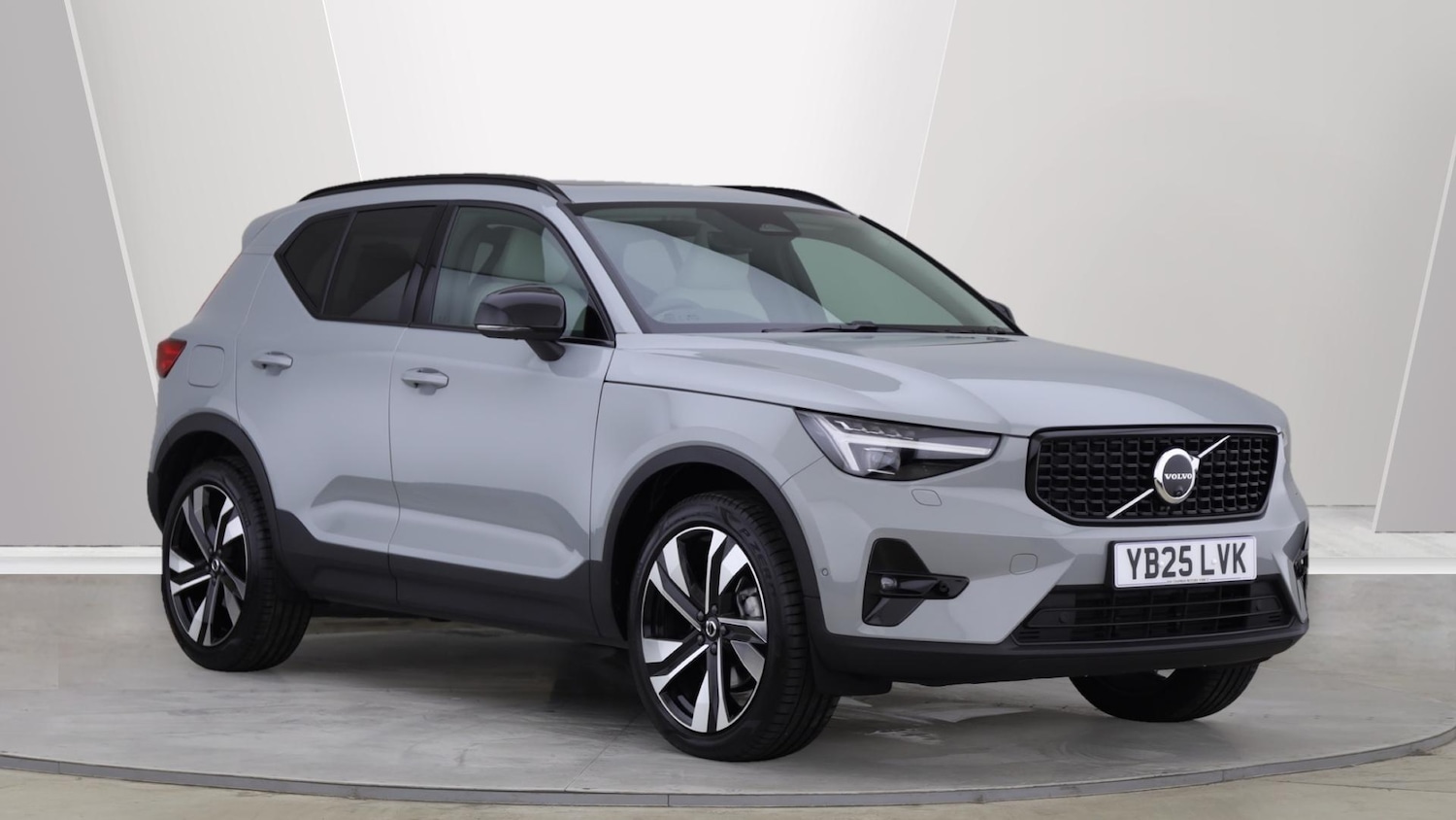 Used Volvo XC40 2025 for sale - 76012709: Photo 1