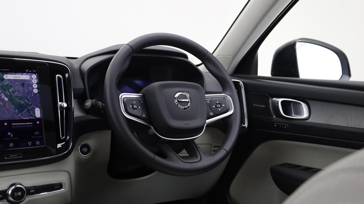 Used Volvo XC40 2025 for sale - 76012709: Photo 10