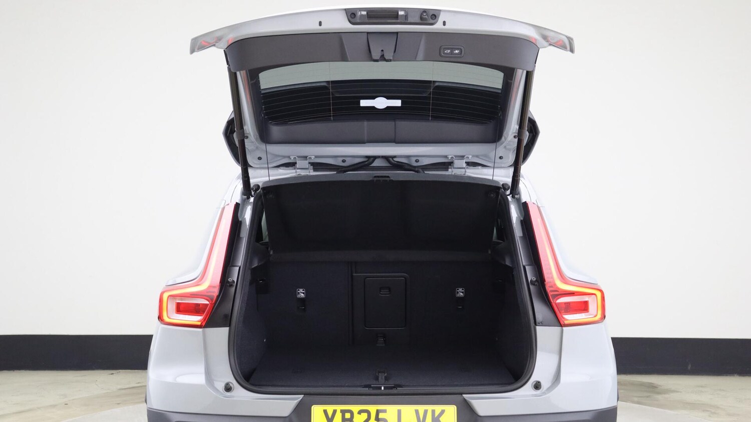 Used Volvo XC40 2025 for sale - 76012709: Photo 13