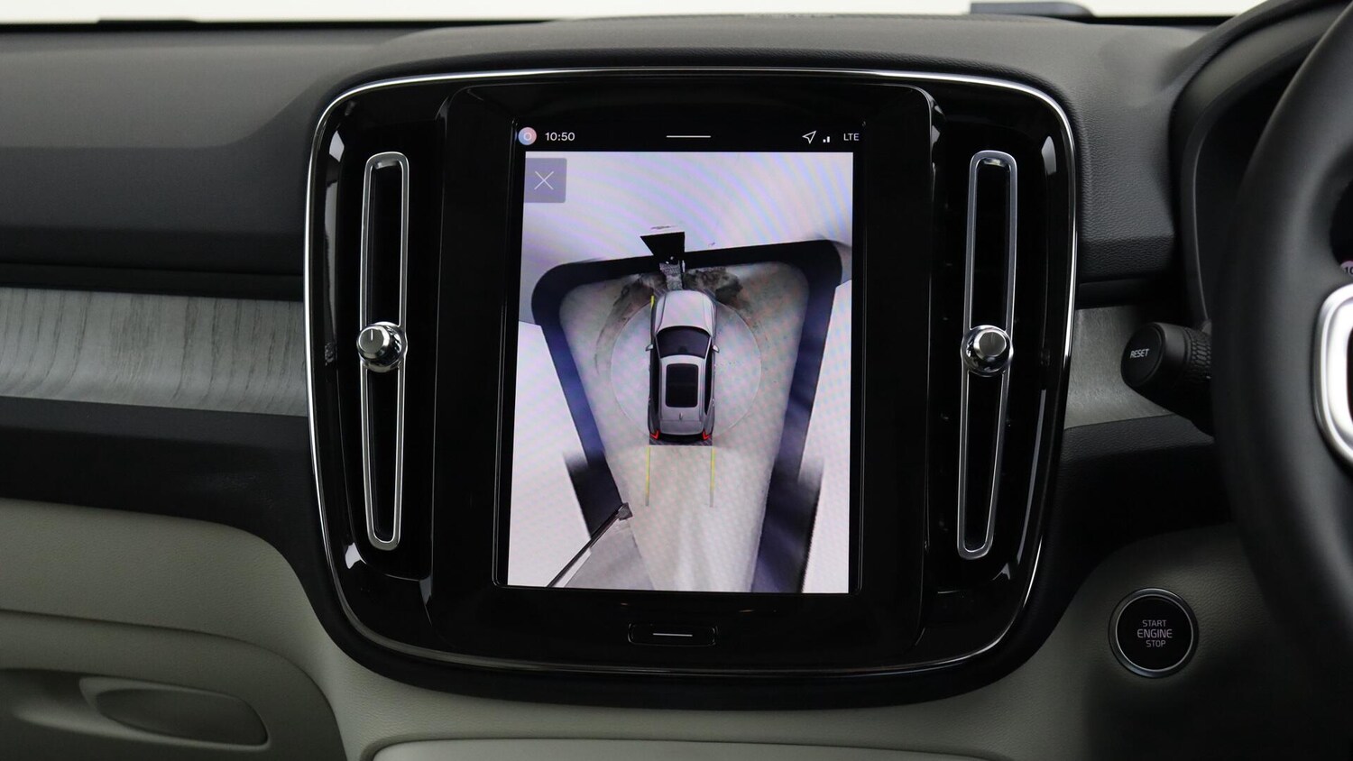 Used Volvo XC40 2025 for sale - 76012709: Photo 18