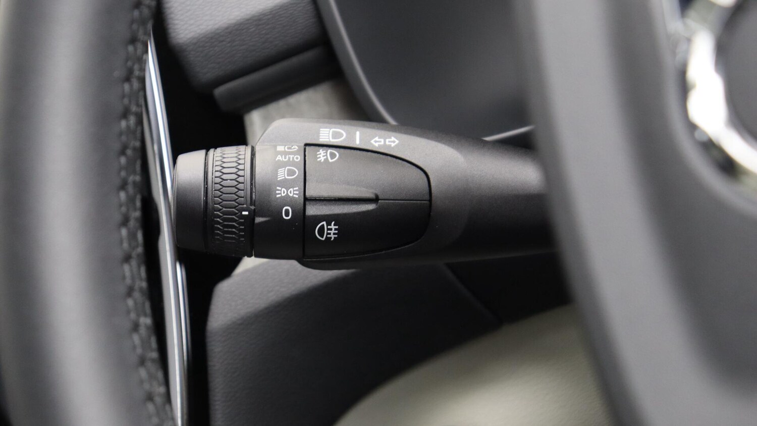Used Volvo XC40 2025 for sale - 76012709: Photo 19