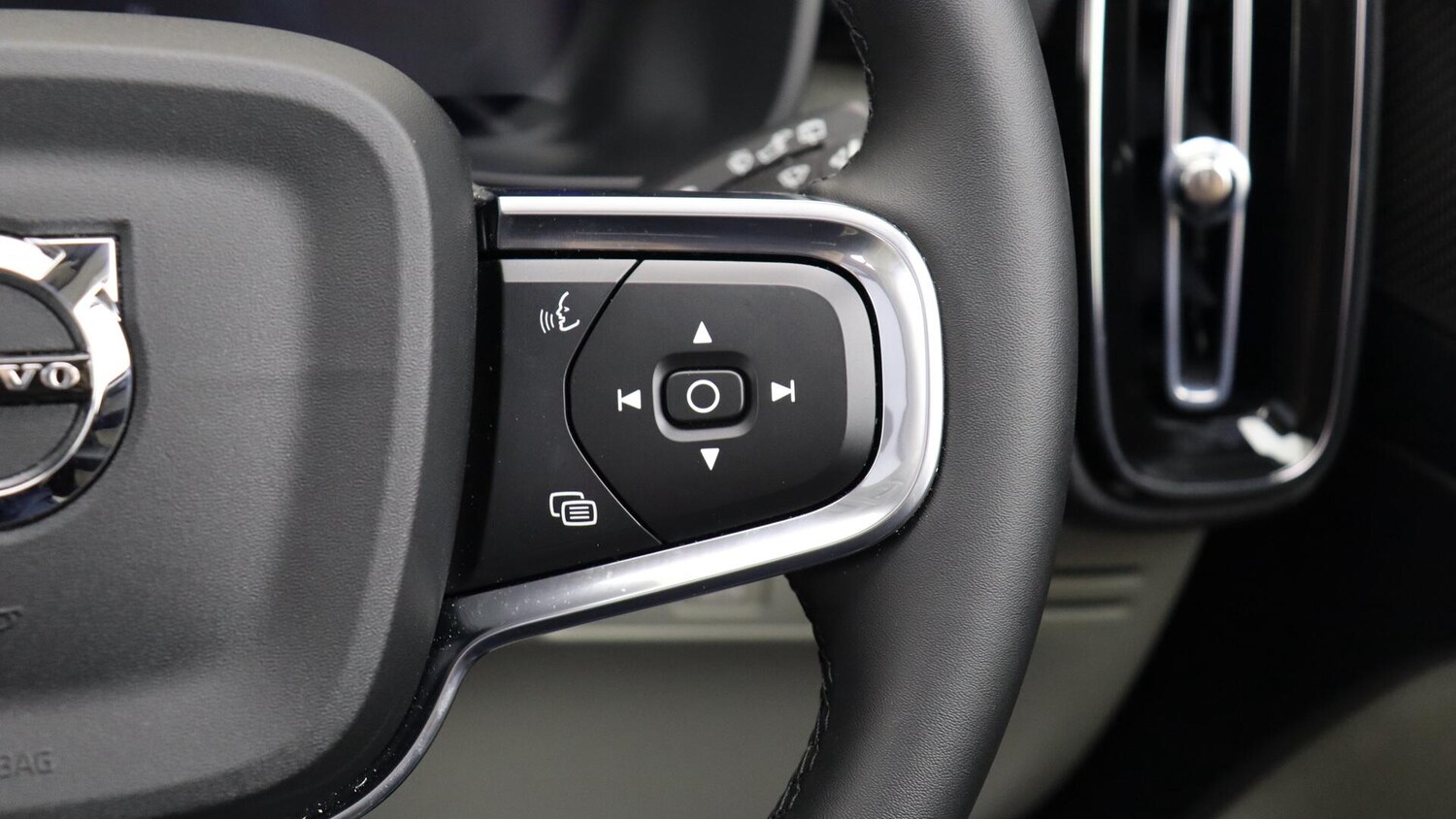 Used Volvo XC40 2025 for sale - 76012709: Photo 21