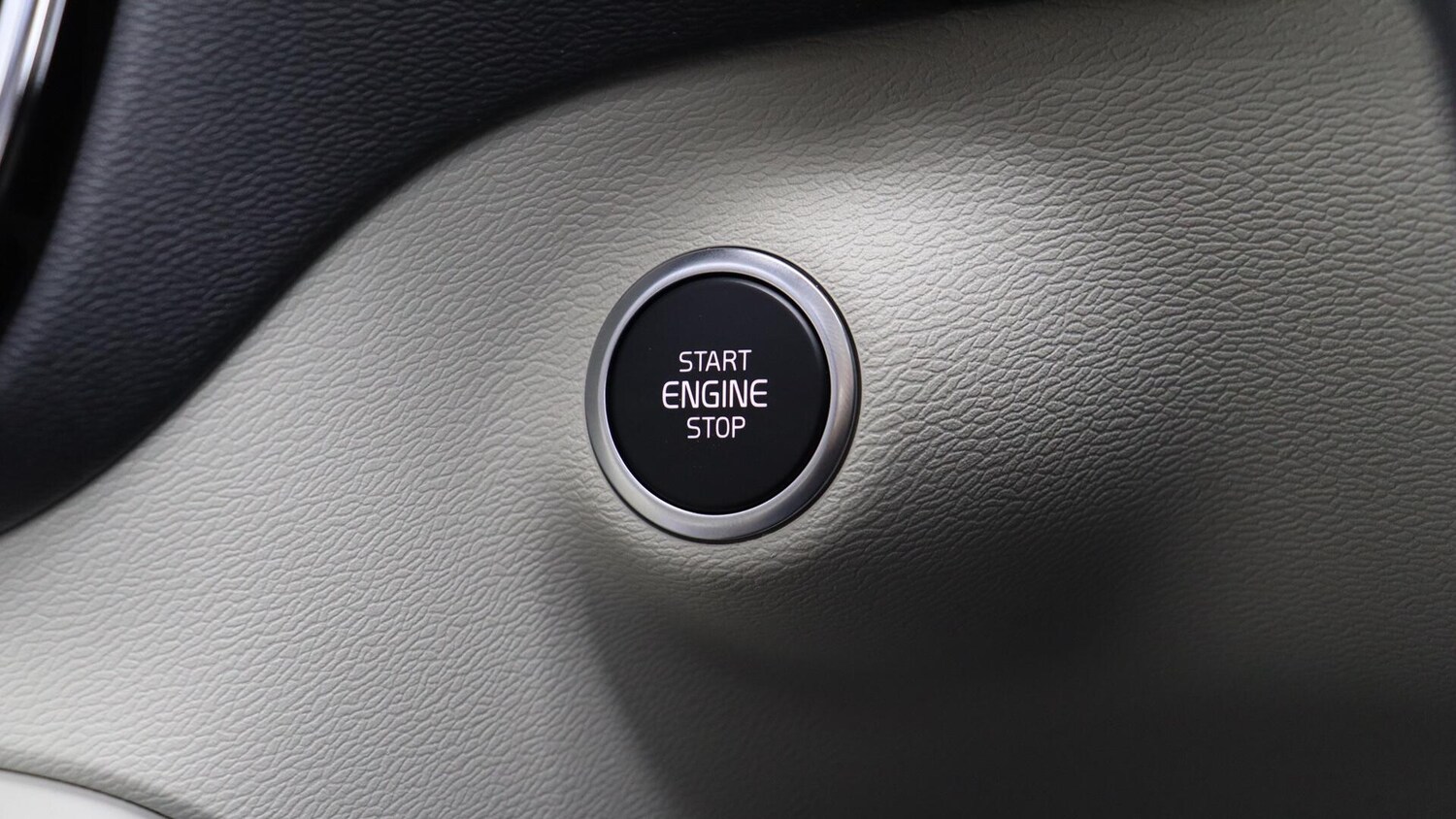 Used Volvo XC40 2025 for sale - 76012709: Photo 26