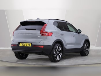 Used Volvo XC40 2025 for sale - 76012709: Photo 2