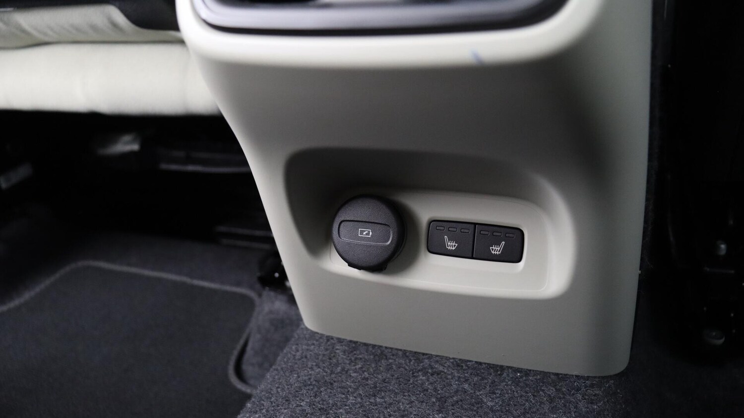 Used Volvo XC40 2025 for sale - 76012709: Photo 40