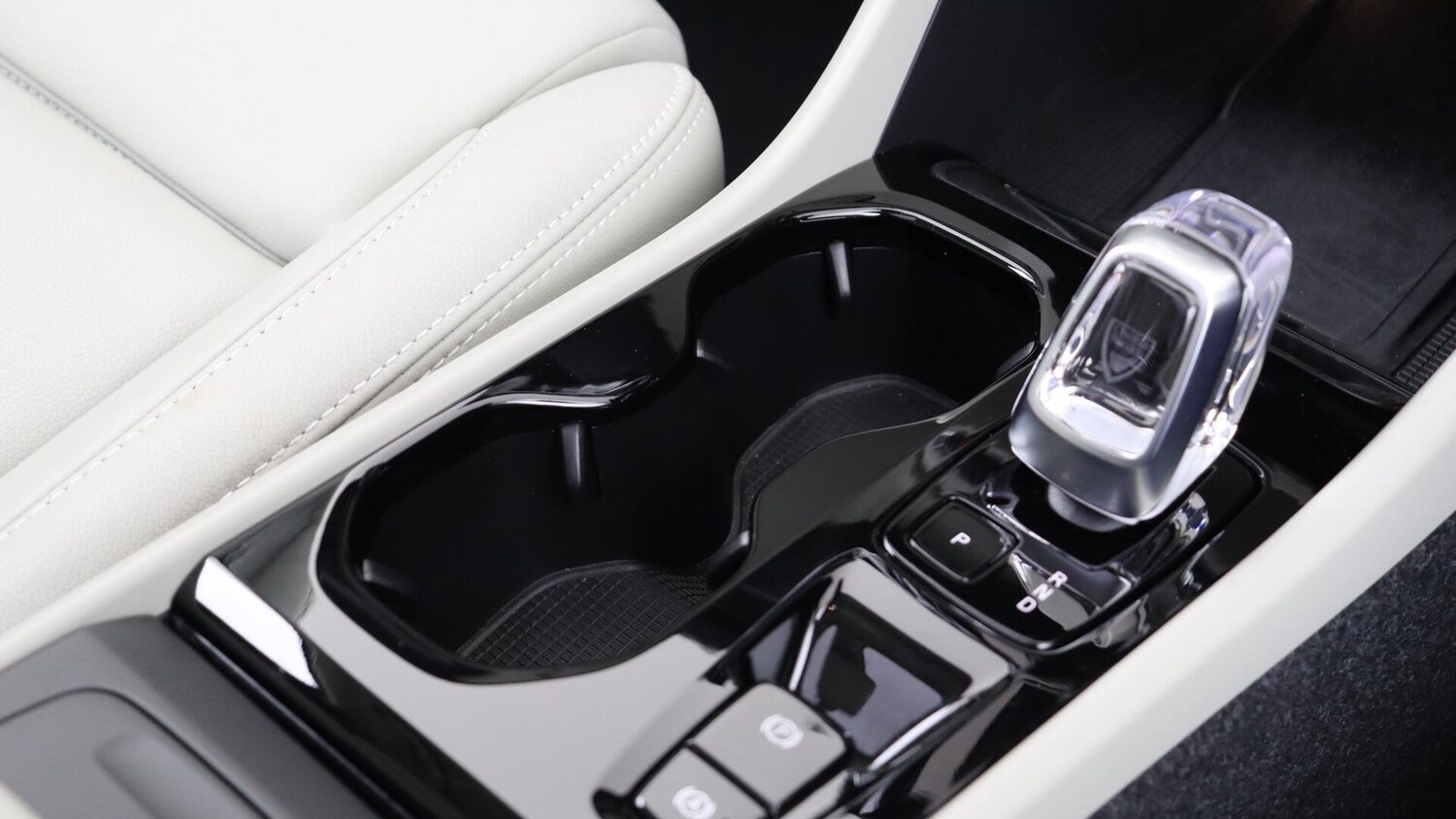 Used Volvo XC40 2025 for sale - 76012709: Photo 43