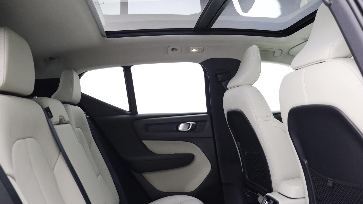 Used Volvo XC40 2025 for sale - 76012709: Photo 6