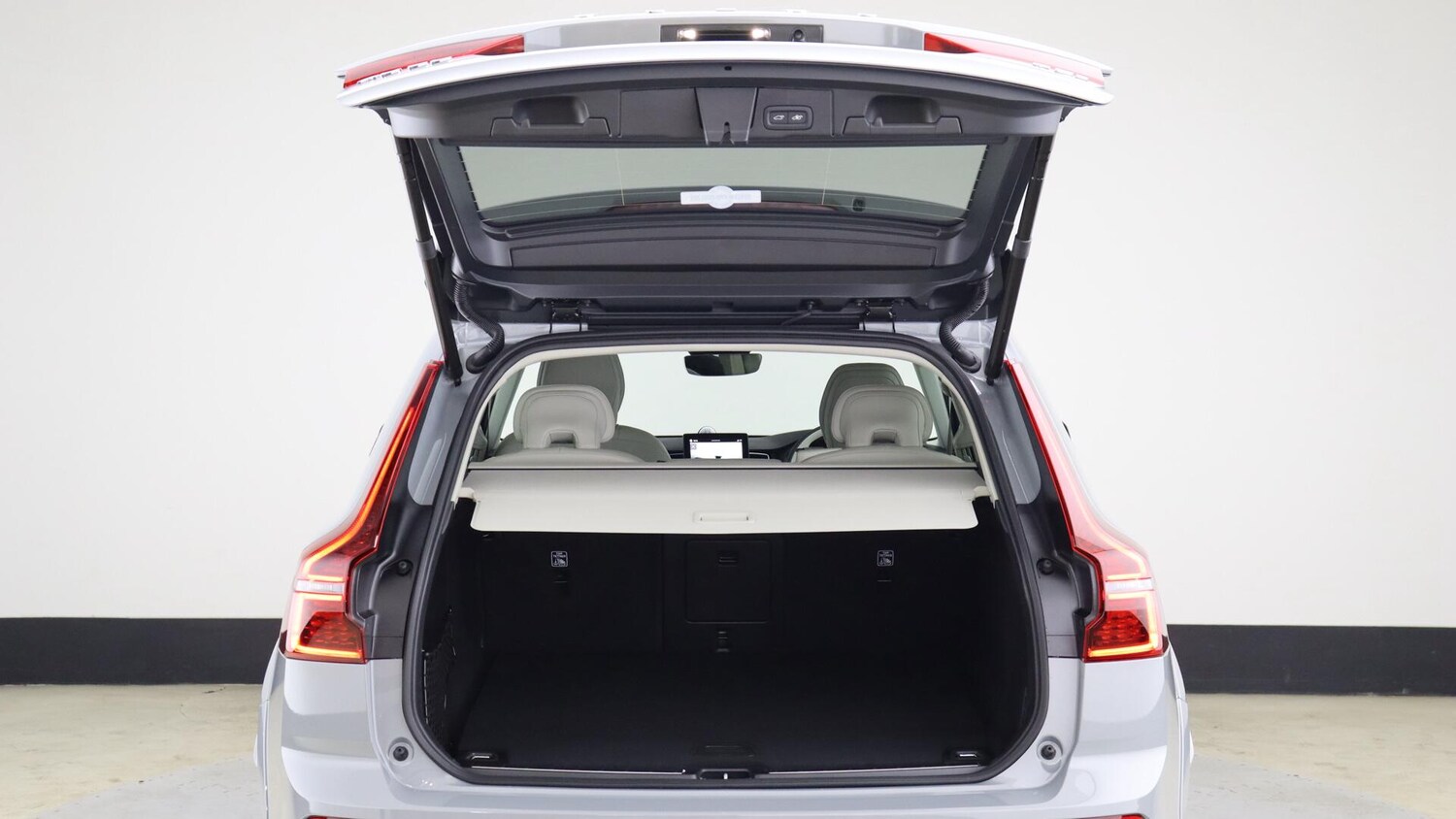 Used Volvo XC60 2025 for sale - 76072465: Photo 13