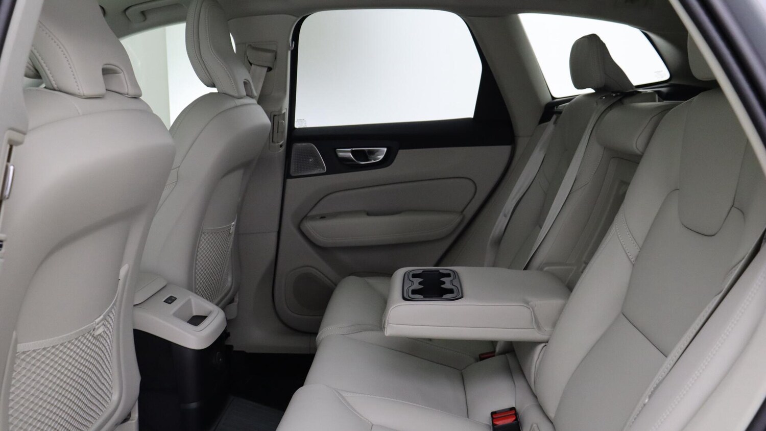 Used Volvo XC60 2025 for sale - 76072465: Photo 33