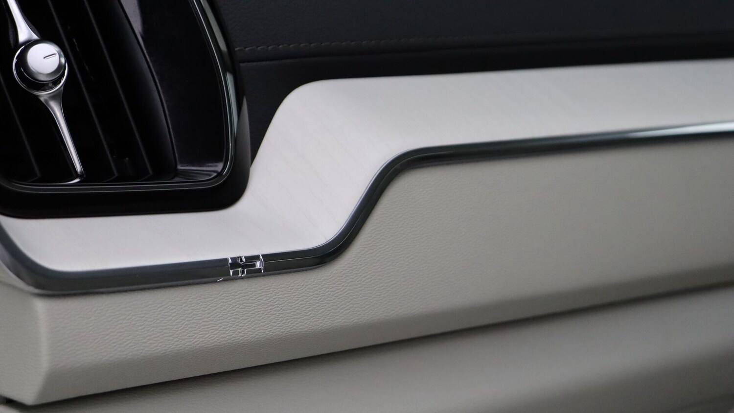 Used Volvo XC60 2025 for sale - 76072465: Photo 41