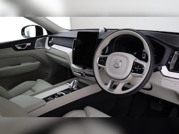 Used Volvo XC60 2025 for sale - 76072465: Photo 4