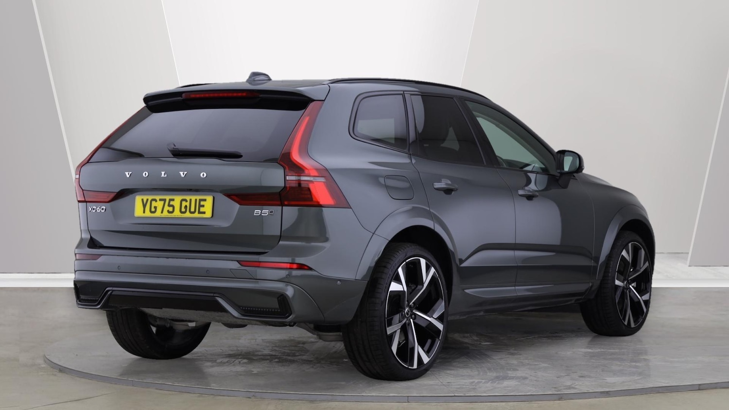Used Volvo XC60 2025 for sale - 76032053: Photo 2