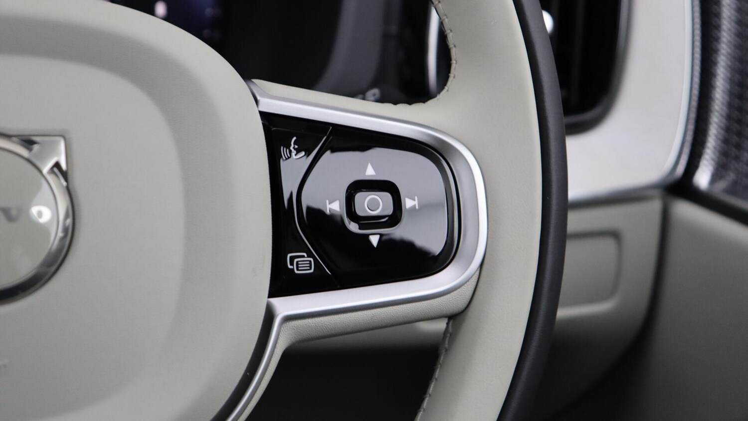 Used Volvo XC60 2025 for sale - 76032053: Photo 21