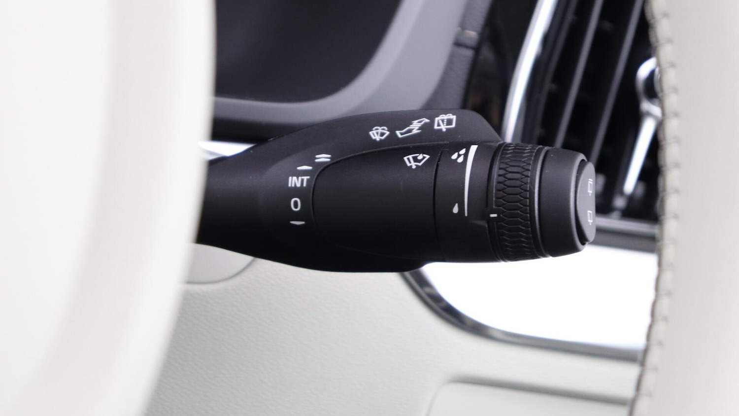 Used Volvo XC60 2025 for sale - 76032053: Photo 22