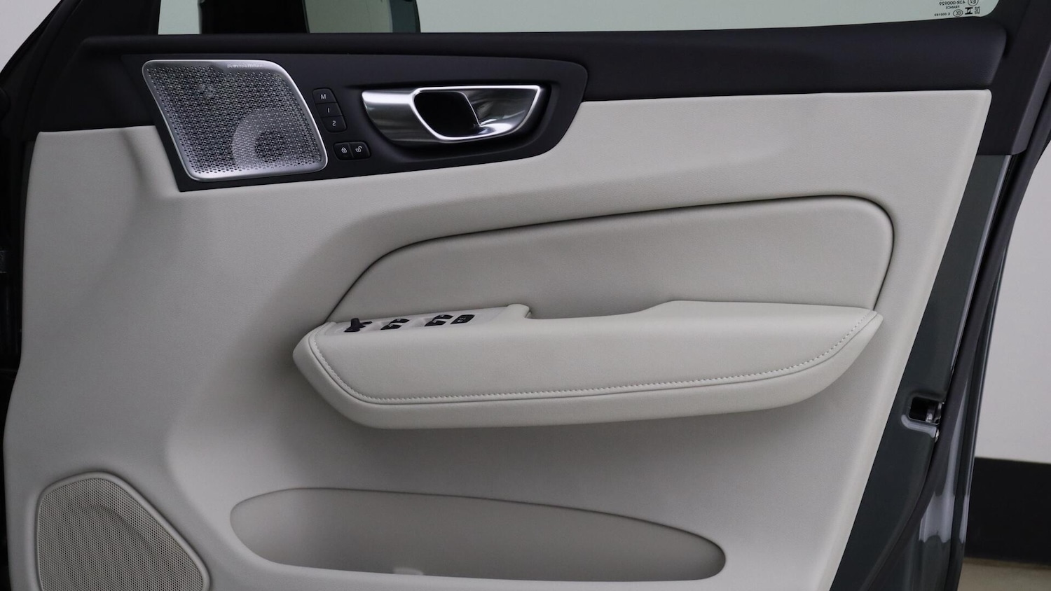 Used Volvo XC60 2025 for sale - 76032053: Photo 28