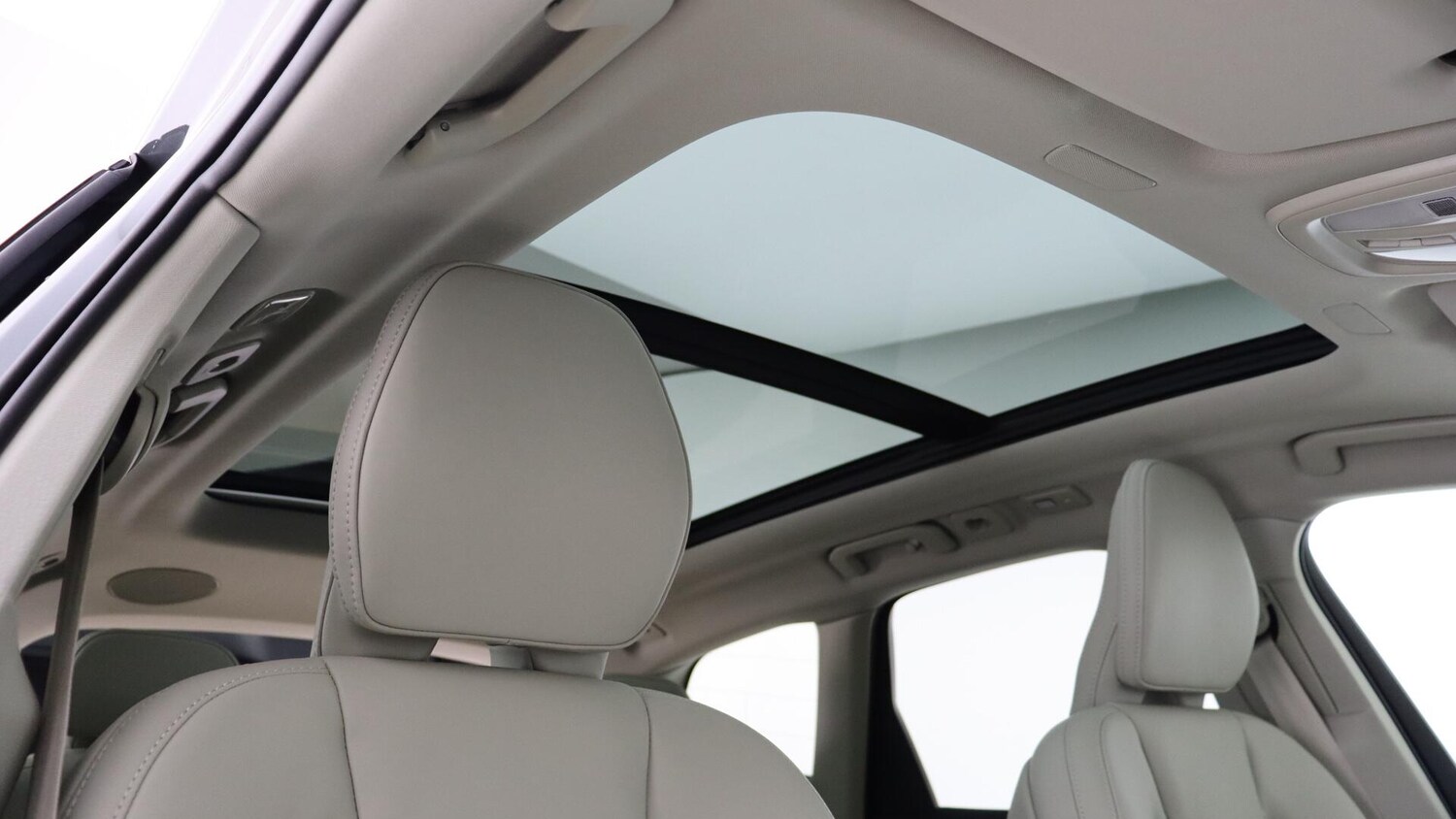 Used Volvo XC60 2025 for sale - 76032053: Photo 30