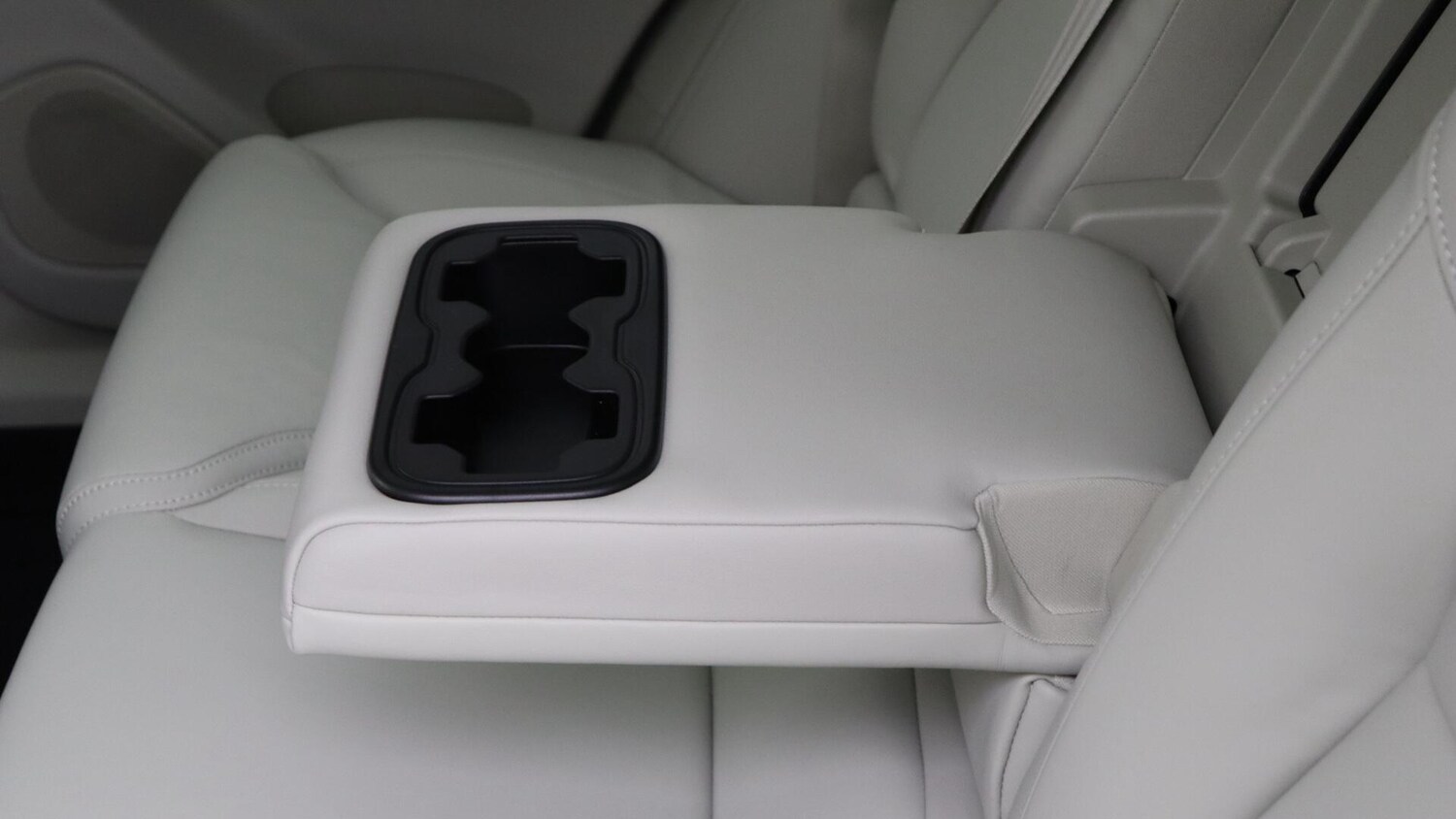 Used Volvo XC60 2025 for sale - 76032053: Photo 33