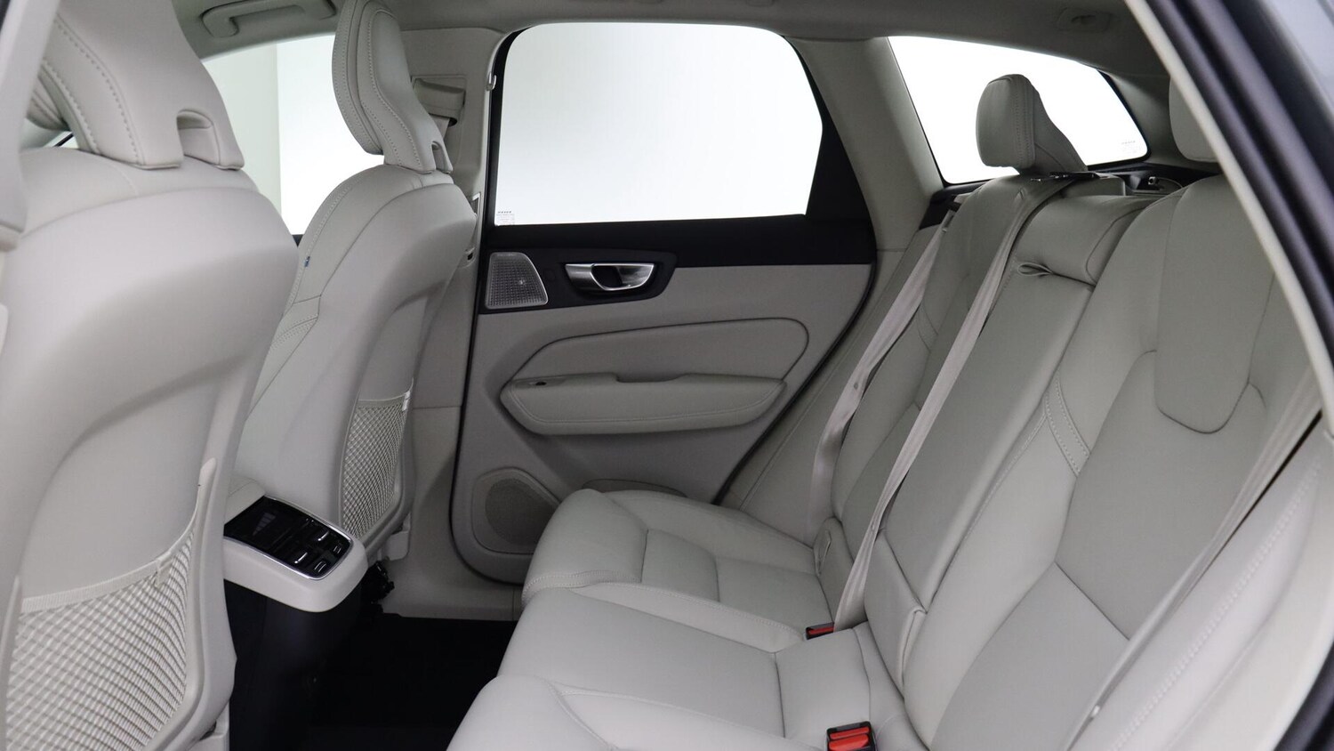 Used Volvo XC60 2025 for sale - 76032053: Photo 40