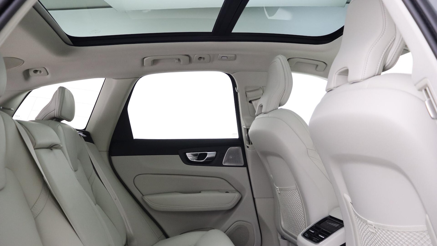Used Volvo XC60 2025 for sale - 76032053: Photo 6