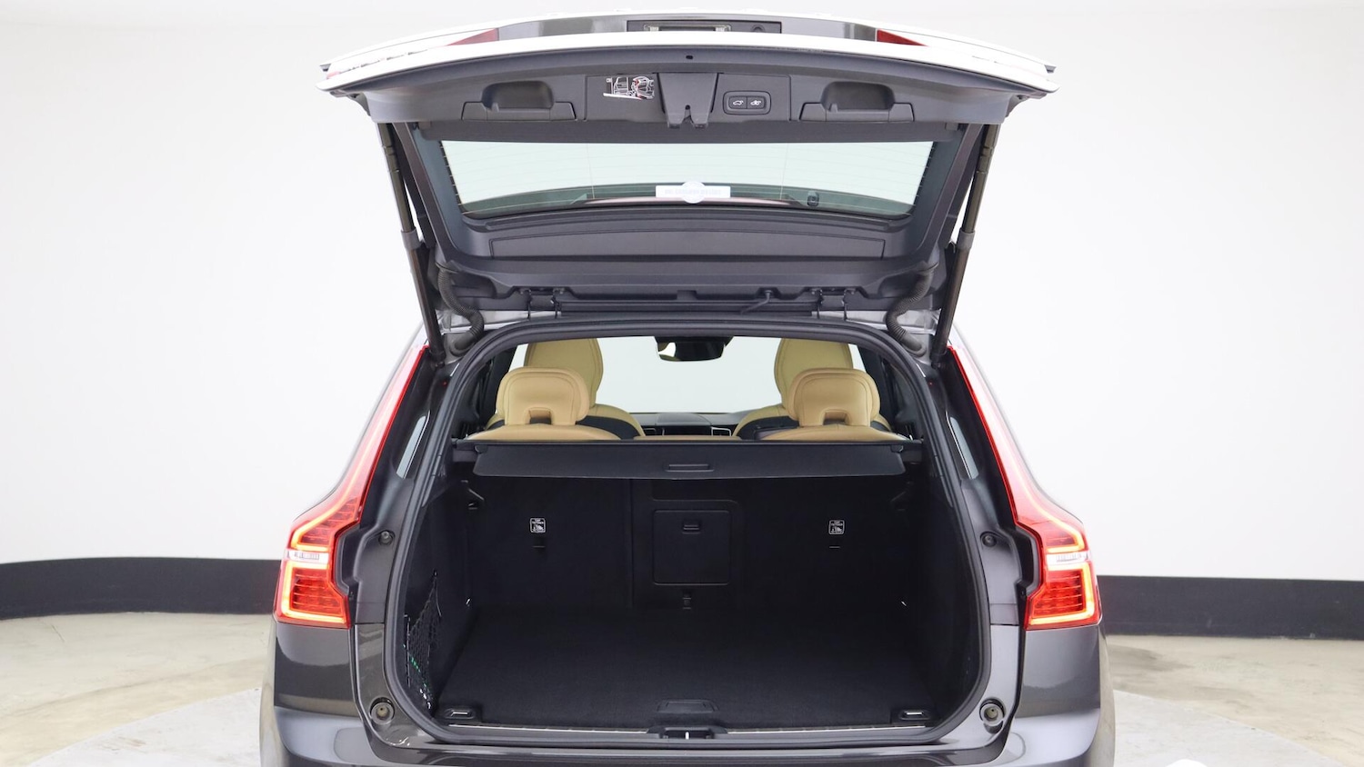 Used Volvo XC60 2021 for sale - 76059430: Photo 13