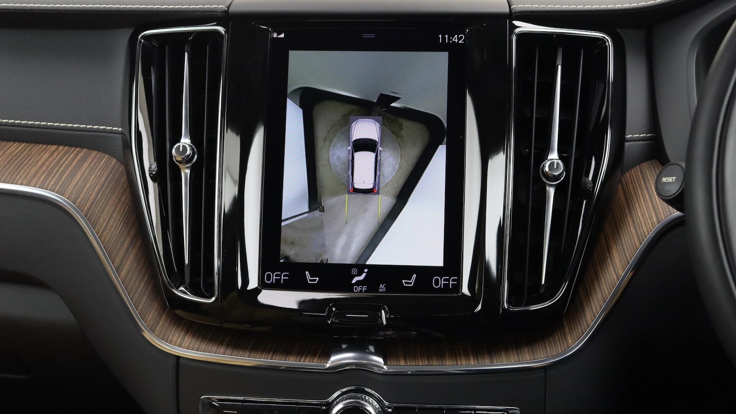 Used Volvo XC60 2021 for sale - 76059430: Photo 18