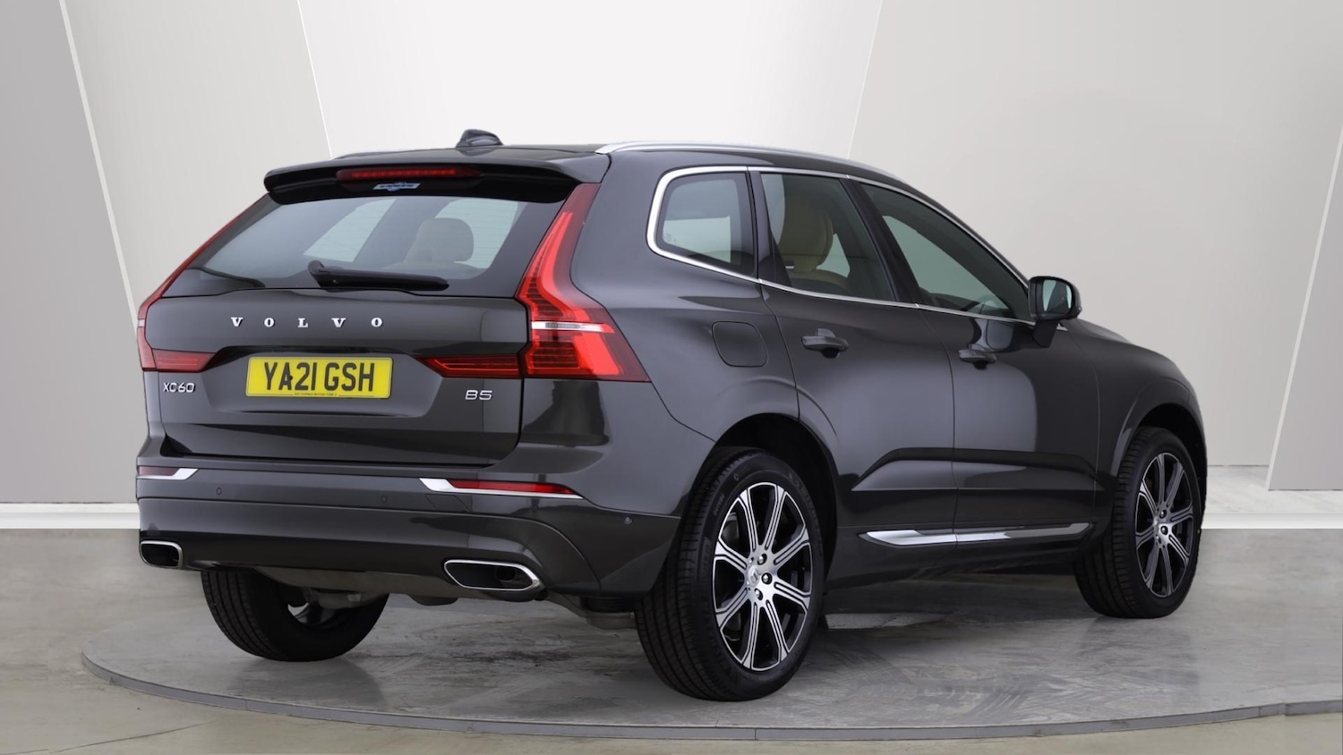 Used Volvo XC60 2021 for sale - 76059430: Photo 2