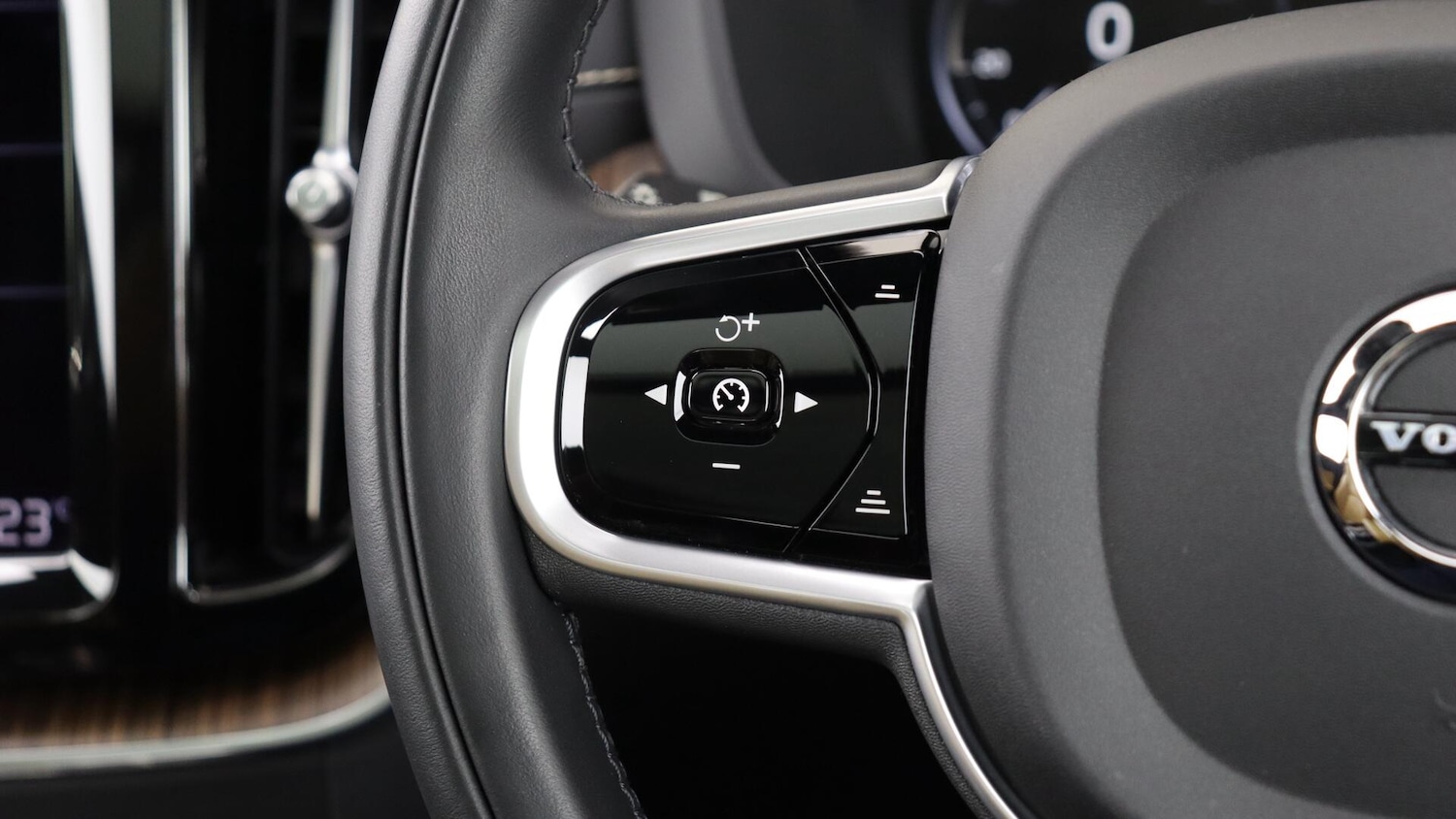 Used Volvo XC60 2021 for sale - 76059430: Photo 20