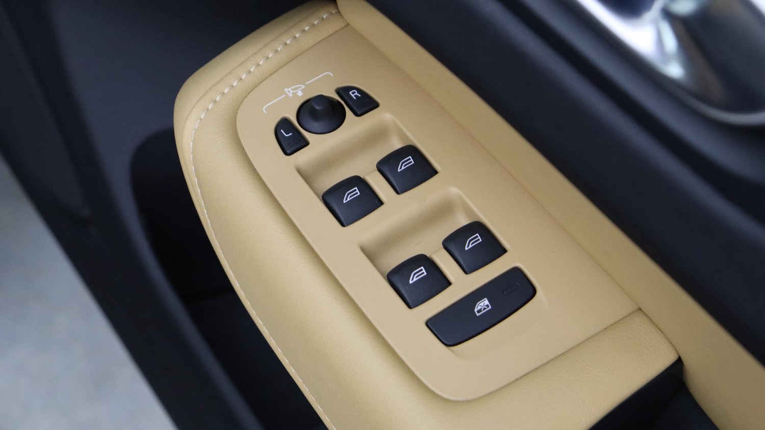 Used Volvo XC60 2021 for sale - 76059430: Photo 23