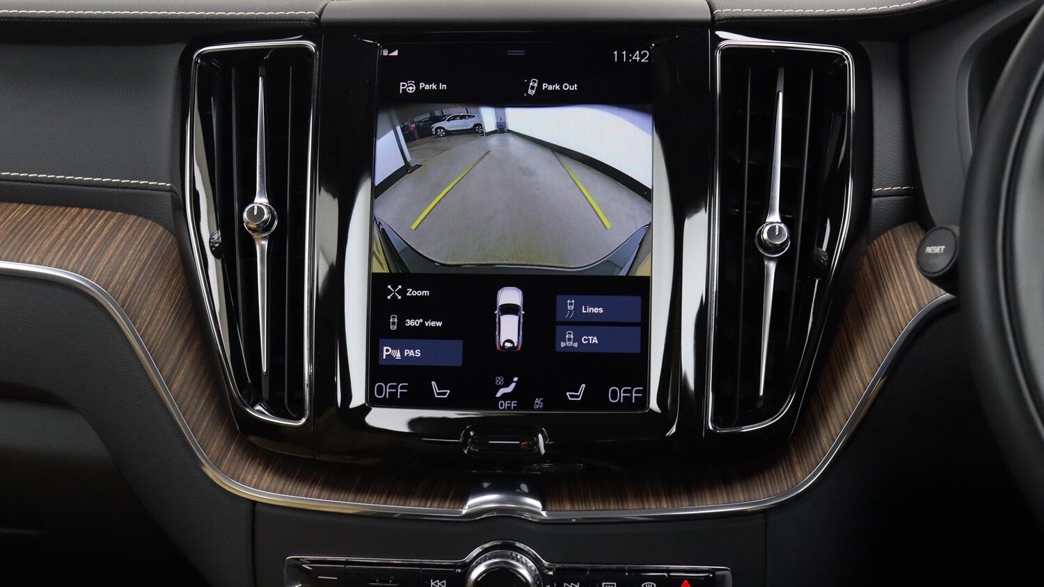 Used Volvo XC60 2021 for sale - 76059430: Photo 35