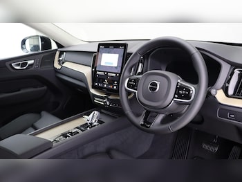 Used Volvo XC60 2025 for sale - 76269773: Photo