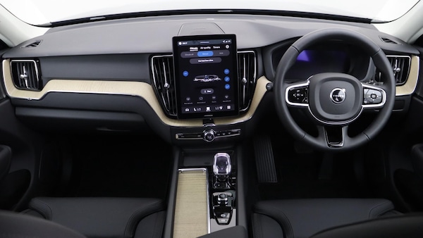 Used Volvo XC60 2025 for sale - 76269773: Photo 5