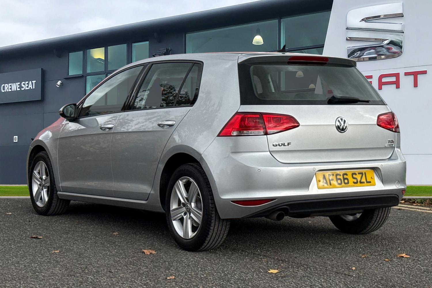 Used Volkswagen Golf 2016 for sale - 76357646: Photo 2