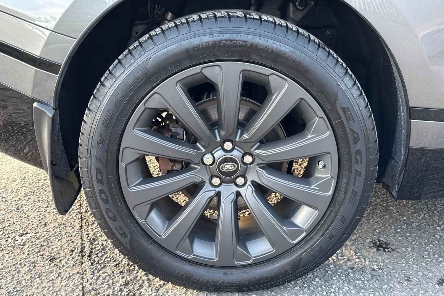 Used Land Rover Range Rover Velar 2017 for sale - 76739546: Photo 11