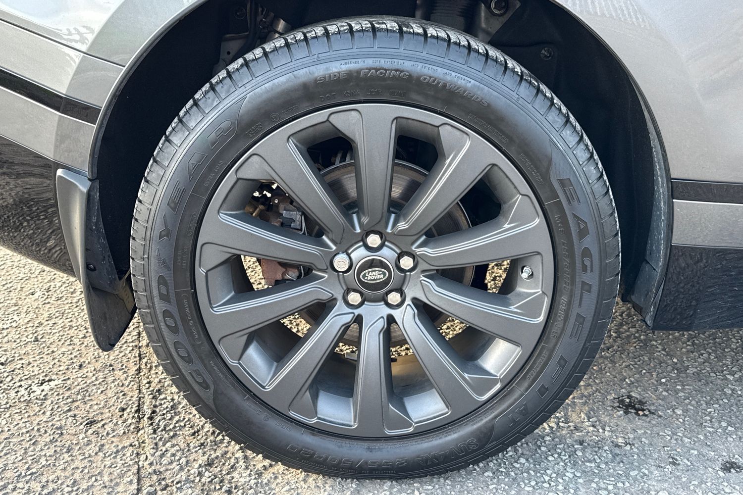 Used Land Rover Range Rover Velar 2017 for sale - 76739546: Photo 12