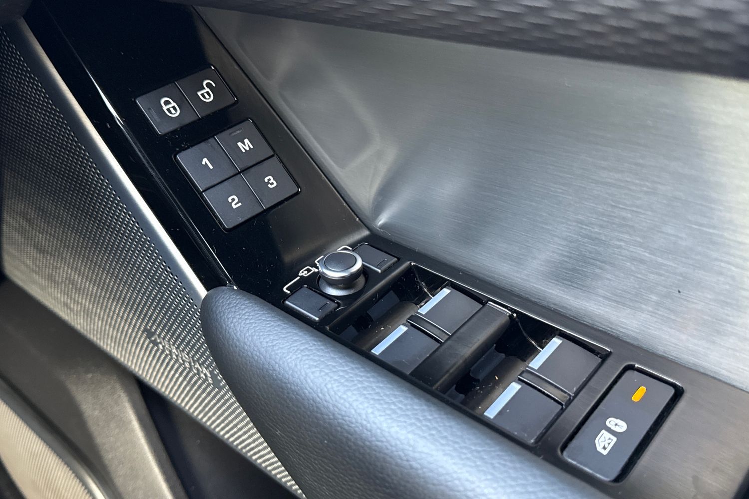 Used Land Rover Range Rover Velar 2017 for sale - 76739546: Photo 36