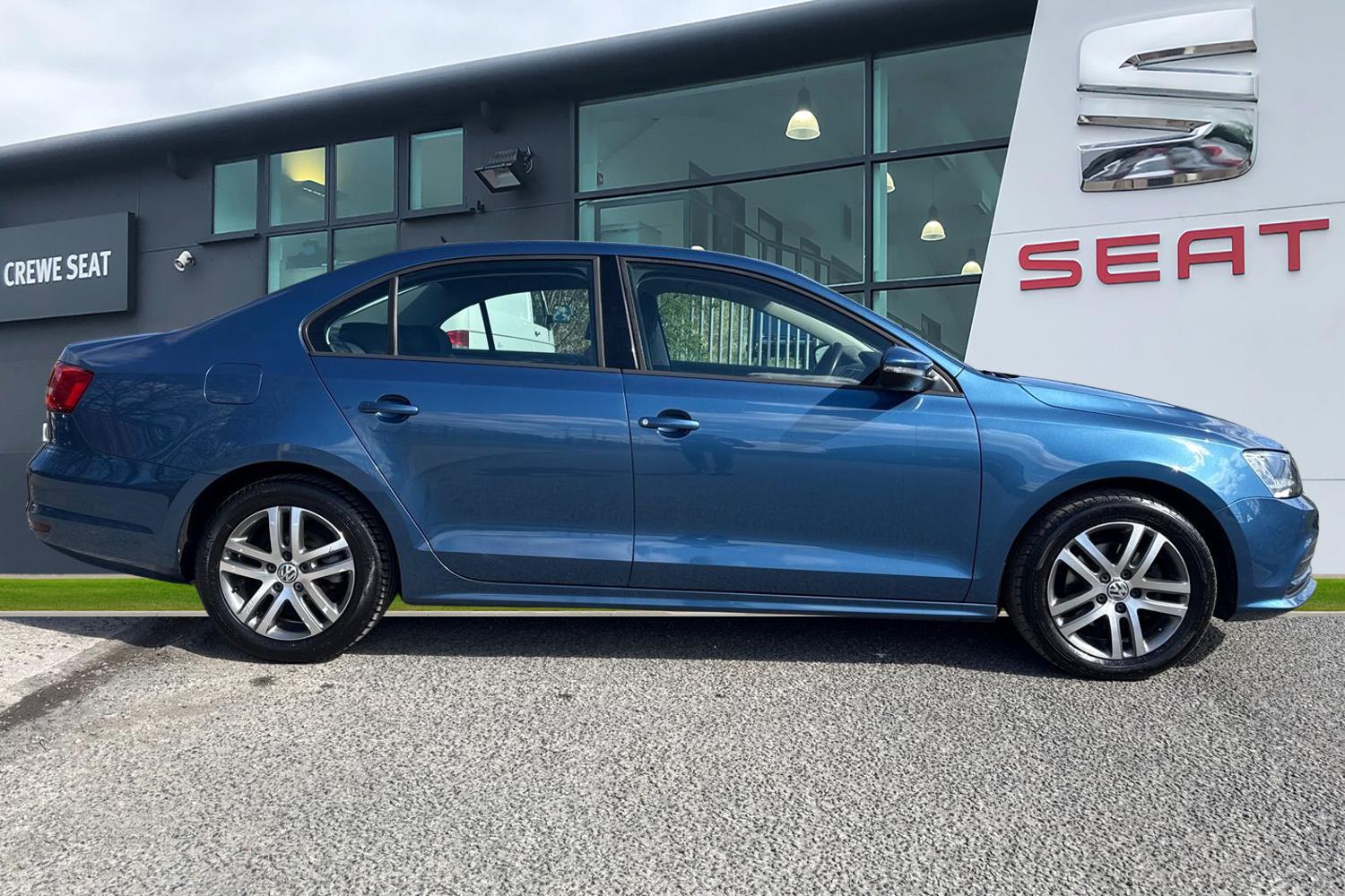 Used Volkswagen Jetta 2015 for sale - 78120994: Photo 3