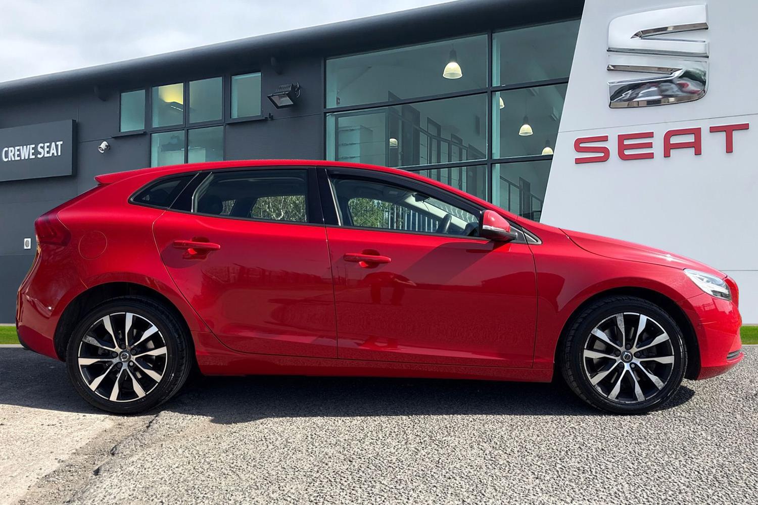 Used Volvo V40 2019 for sale - 78168563: Photo 3