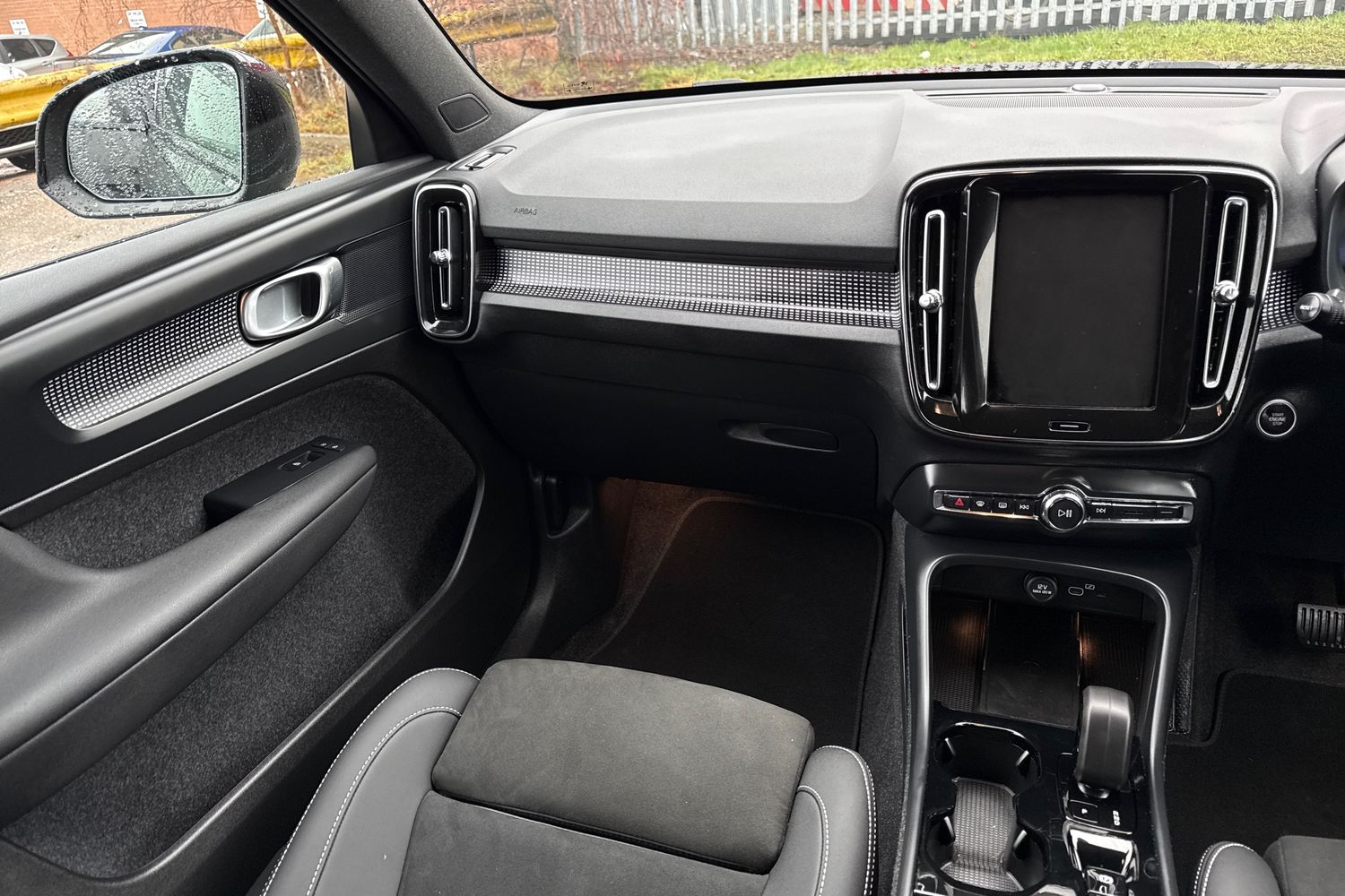 Used Volvo XC40 2025 for sale - 77249663: Photo 15