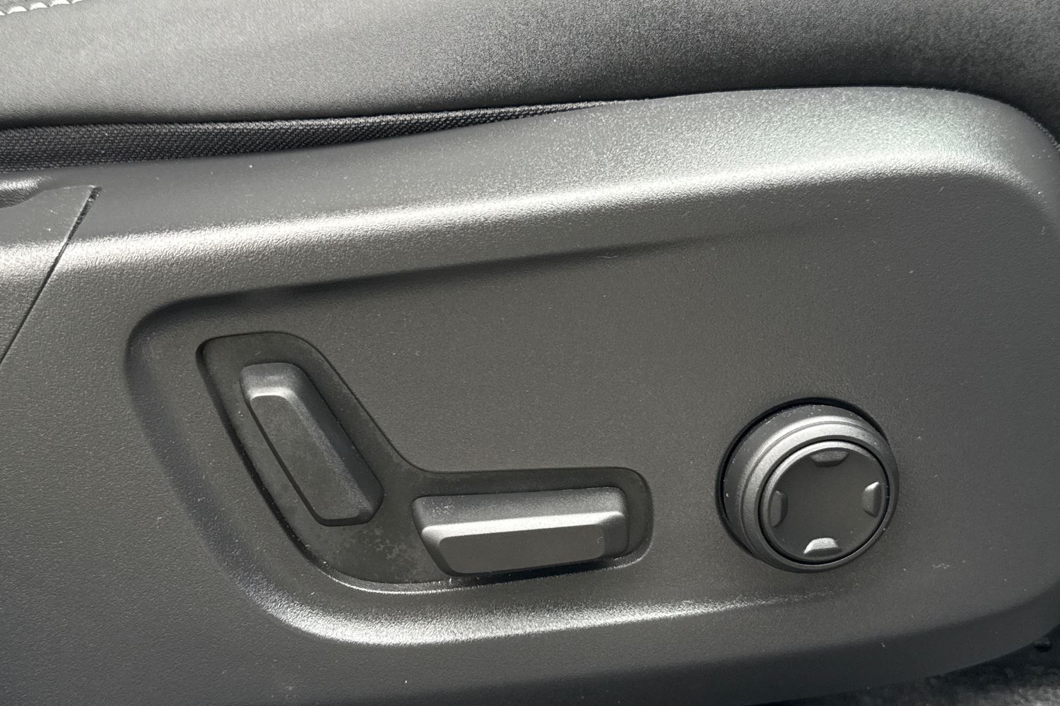 Used Volvo XC40 2025 for sale - 77249663: Photo 33