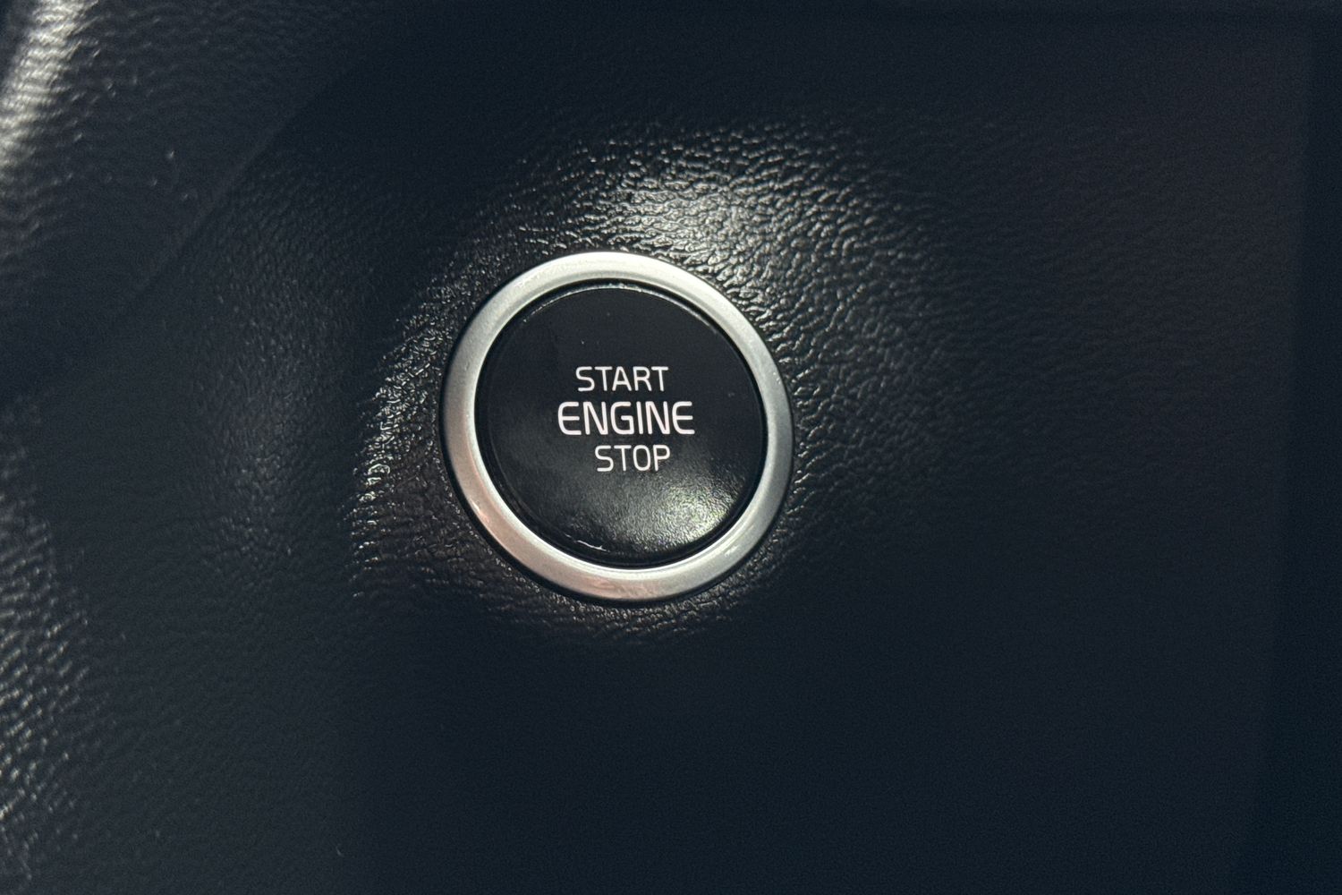 Used Volvo XC40 2025 for sale - 77249663: Photo 37