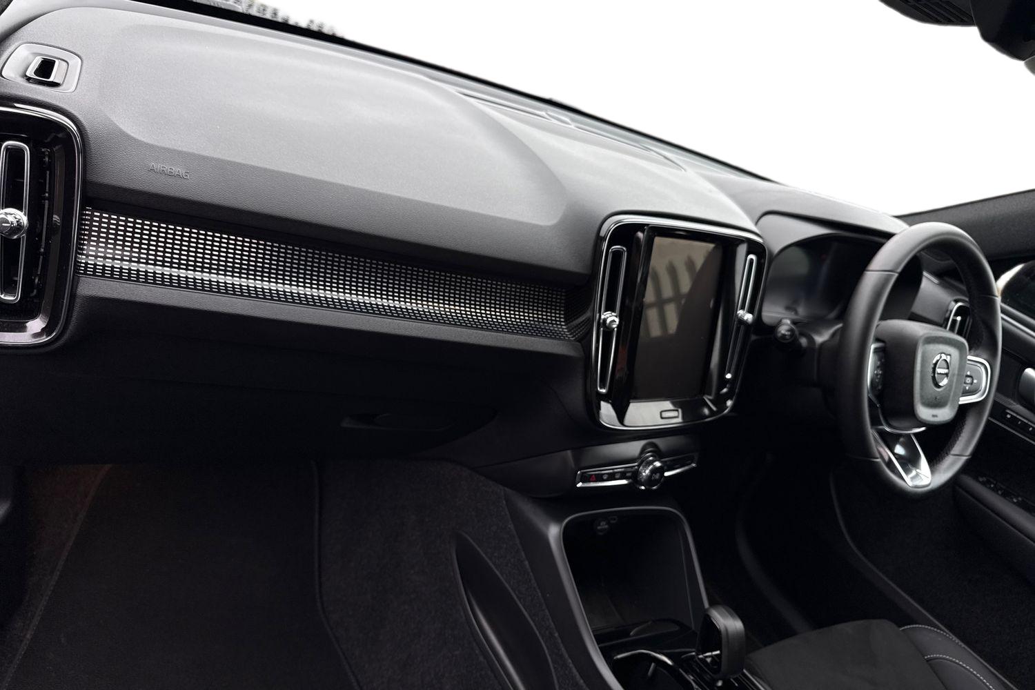 Used Volvo XC40 2025 for sale - 77249663: Photo 9