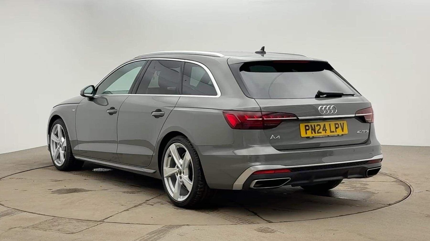 Used Audi A4 2024 for sale - 78218305: Photo 2