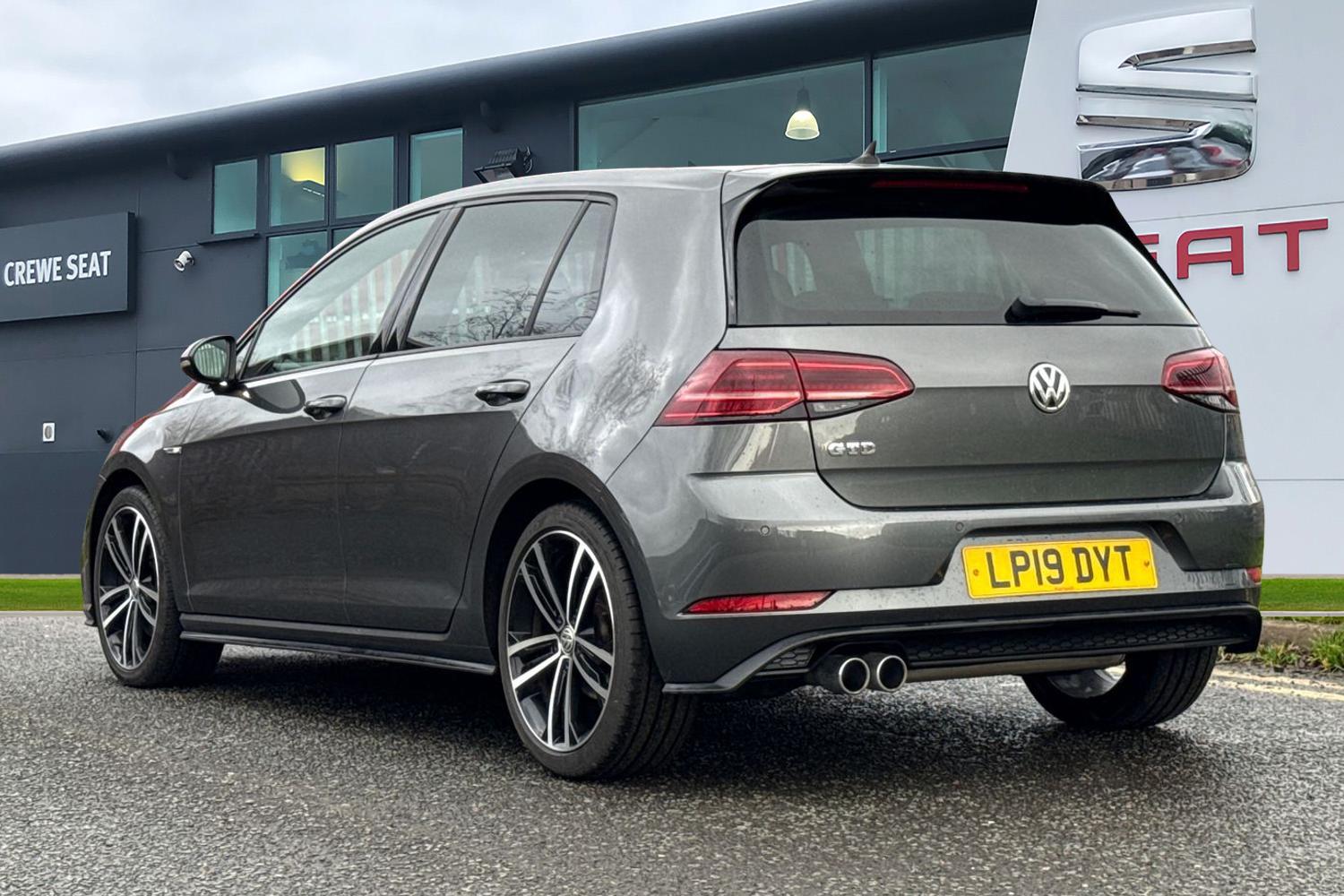 Used Volkswagen Golf 2019 for sale - 77368609: Photo 2