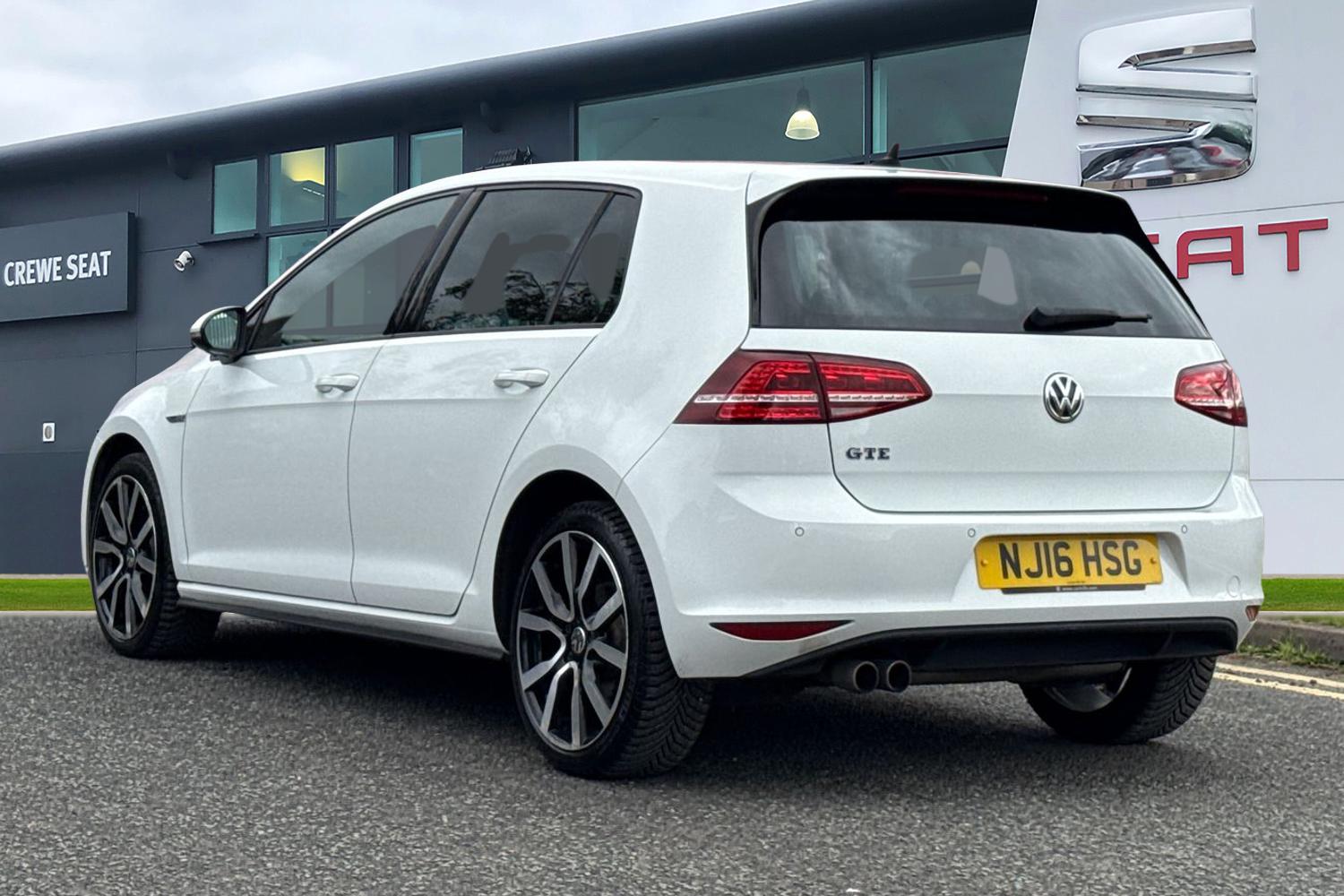 Used Volkswagen Golf 2016 for sale - 76320386: Photo 2