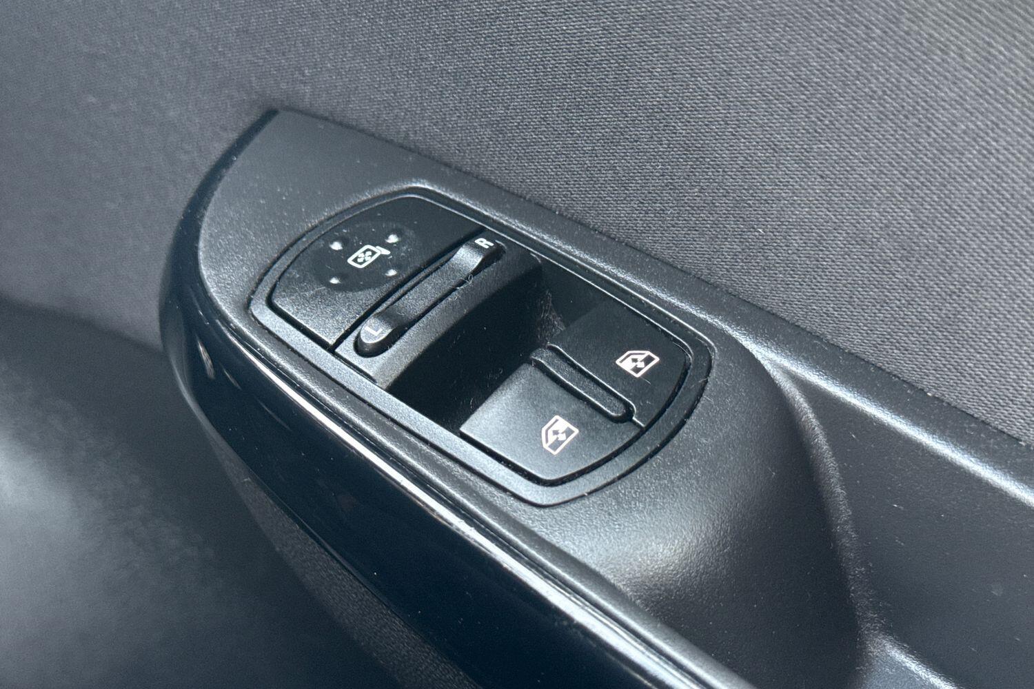 Used Vauxhall Corsa 2016 for sale - 77557422: Photo 34