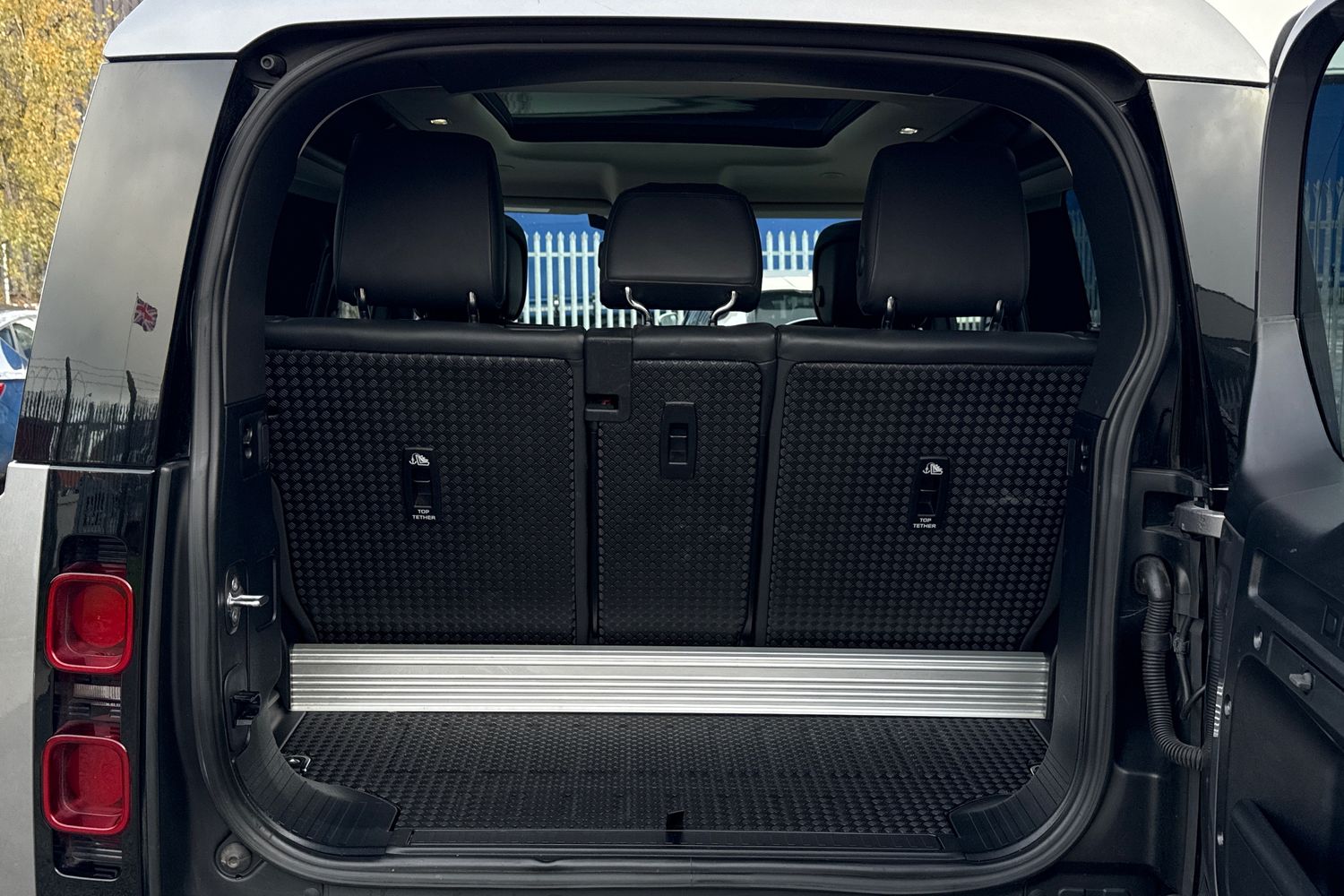 Used Land Rover Defender 90 2022 for sale - 76629971: Photo 10