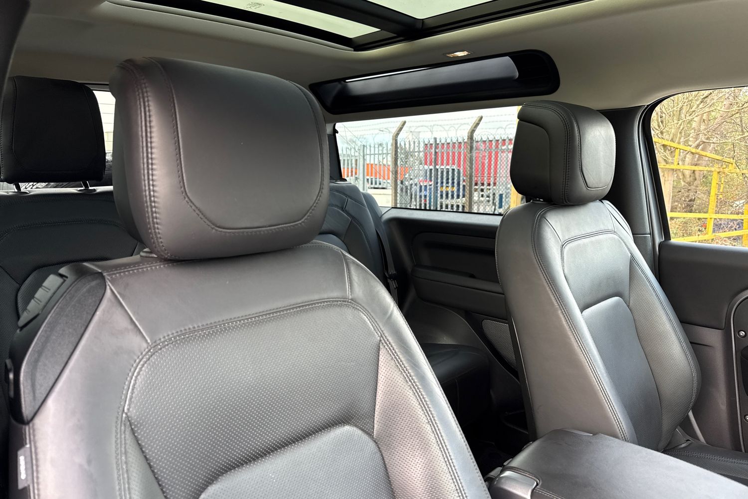 Used Land Rover Defender 90 2022 for sale - 76629971: Photo 21