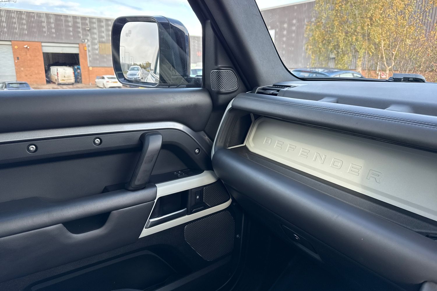 Used Land Rover Defender 90 2022 for sale - 76629971: Photo 31